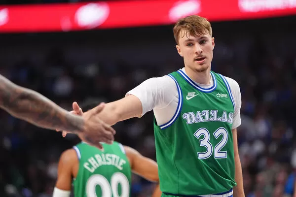 ▲獨行俠選秀狀元弗拉格寫下「黑曼巴」布萊恩之後唯一神紀錄。（圖／達志影像／美聯社）