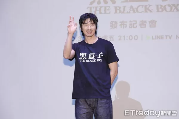 ▲▼LINE TV影集《黑盒子》發布記者會，劇中演員陸夏、邱偲琹、張軒睿、傅孟柏、鄭人碩、洪君昊、莫允雯、李李仁出席。（圖／記者湯興漢攝）