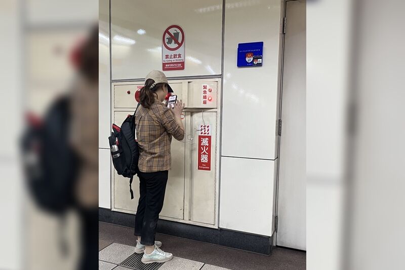 ▲▼北捷女客用緊急插座充電，捷運公司回應。（圖／翻攝Threads）