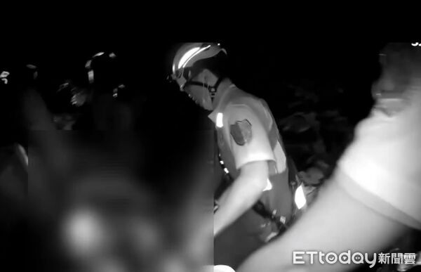 ▲▼ 柴山驚魂！男登山遭掉落樹枝砸頭濺血　警消摸黑搜救1小時脫困。（圖／記者賴文萱翻攝）