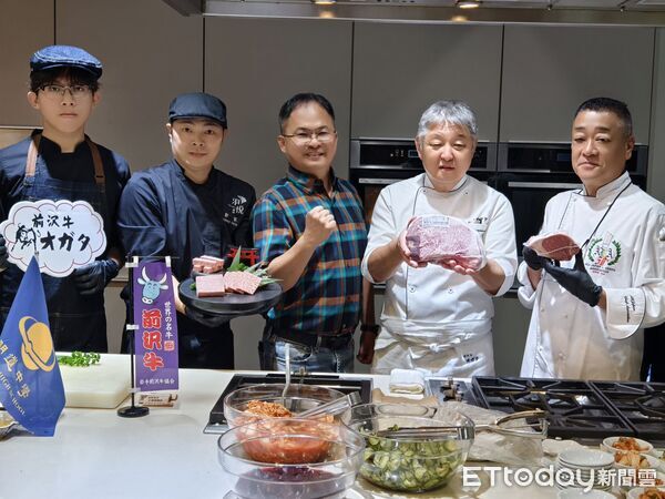 ▲明道中學化身食育教室，學生親手學永續料理。（圖／記者游瓊華翻攝）