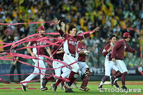▲▼2025中職台灣大賽G5，樂天桃猿拿下總冠軍。（圖／記者李毓康攝）