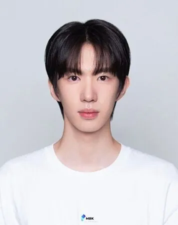 ▲▼韓偶像圈不只富三代！　神殿辣炒年糕「糕三代」明年男團出道。（圖／翻攝自韓網）