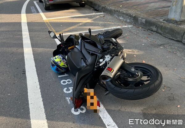 ▲▼高科大楠梓校區出現踹車怪客。（圖／記者許宥孺翻攝）