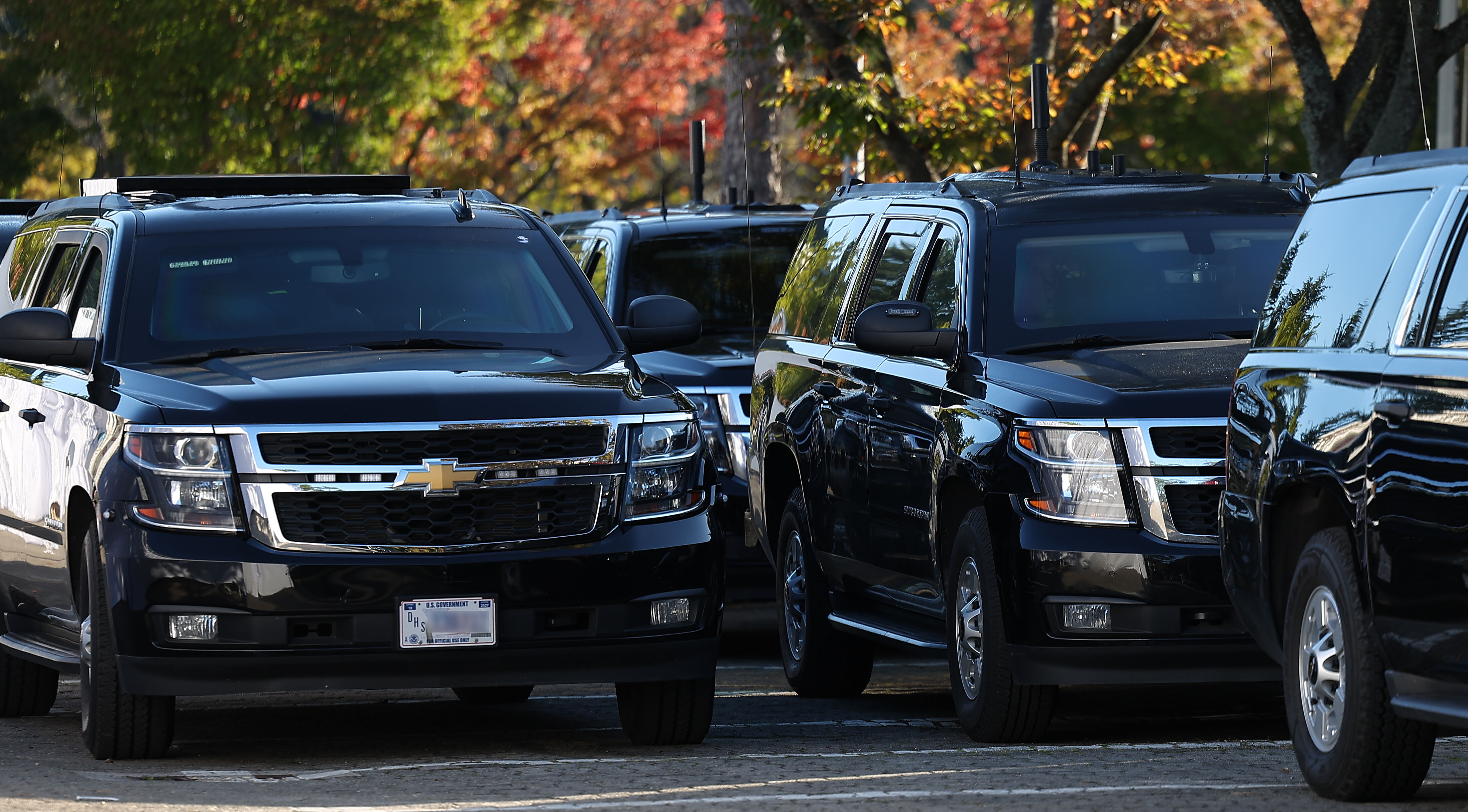 ▲▼APEC峰會將於南韓慶州登場，一間飯店外停放警備車輛。（圖／達志影像／newscom）