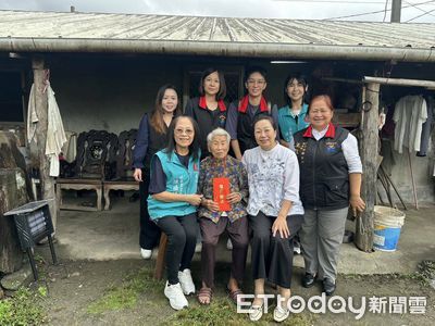 花蓮重陽節敬老！百歲人瑞嘉獲禮金　還有金鎖片
