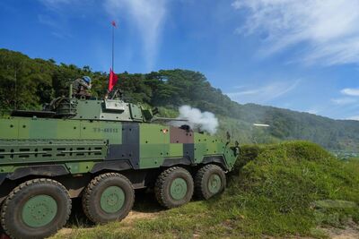 30公厘鏈砲火力制壓　關指部CM34甲車臨戰應編