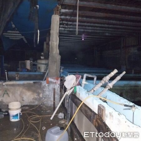 ▲調查局台南市處等單位組成專案小組，突擊台江國家公園旁魚塭製毒工廠，一舉查扣大批毒品與現金。（記者林東良攝，下同）