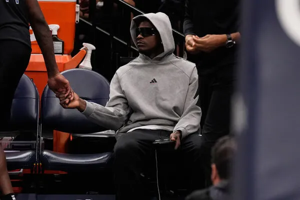 ▲▼灰狼王牌艾德華茲拉傷腿筋，預計休養2周。（圖／達志影像／美聯社）