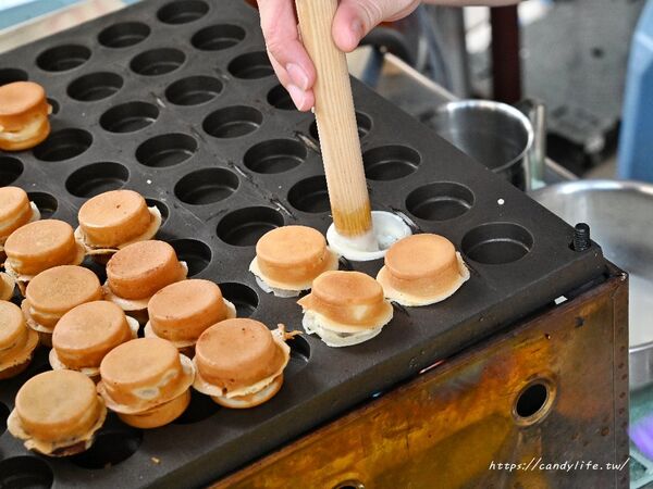 ▲▼台中也有超迷你紅豆餅!外皮超酥脆,鹹甜口味通通有。(圖/部落客糖糖提供)