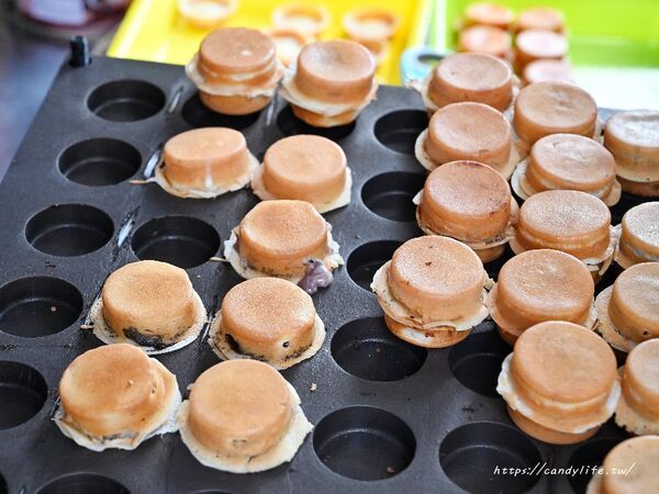 ▲▼台中也有超迷你紅豆餅!外皮超酥脆,鹹甜口味通通有。(圖/部落客糖糖提供)