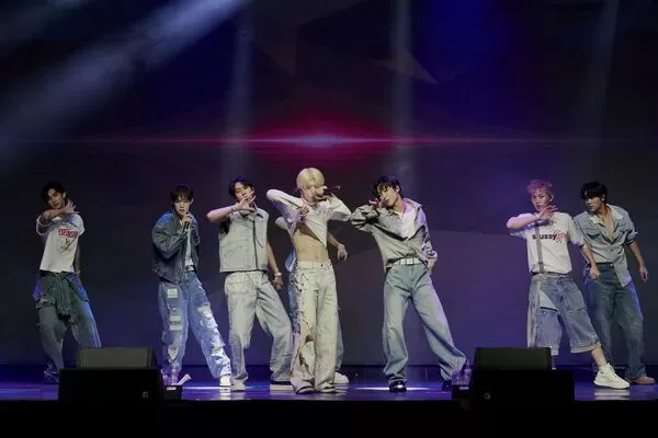 ▲▼ ARKis舉辦出道以來首場見面會「NO KISS NO FAITH」。（圖／FU Entertainment、DJB提供）