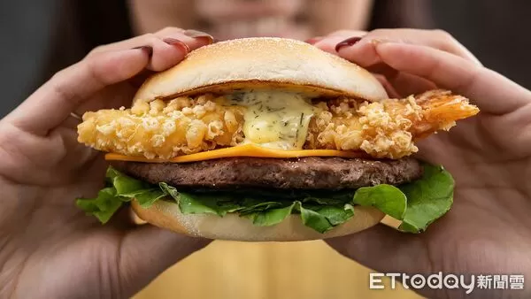 ▲▼麥當勞秋季限定「炸蝦天婦羅系列」睽違2年重磅回歸。（圖／業者提供）