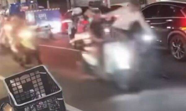 ▲彰化員林市鬧區發生車禍爆肢體衝突。（圖／翻攝自臉書／員林人大小事）