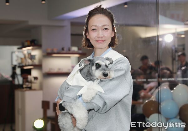▲▼「寵物明星雪寶」X潘慧如出席 HAHA HOUSE 開幕剪綵。（圖／記者周宸亘攝）