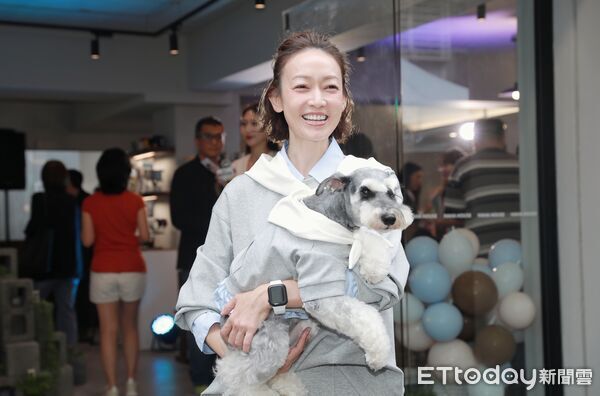 ▲▼「寵物明星雪寶」X潘慧如出席 HAHA HOUSE 開幕剪綵。（圖／記者周宸亘攝）