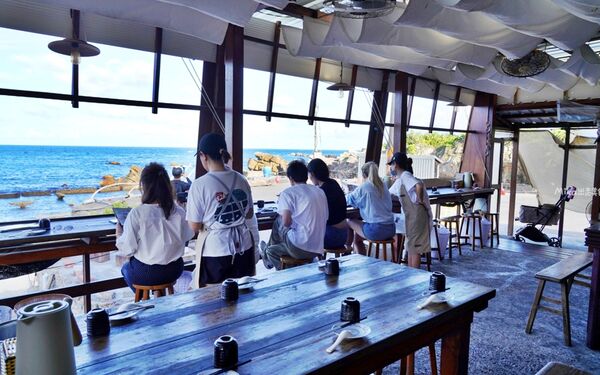 ▲▼新北貢寮東北角美食推薦「92k週末食堂」！季節限定絕美海景餐廳，一周只營業4天。（圖／部落客Mika提供）
