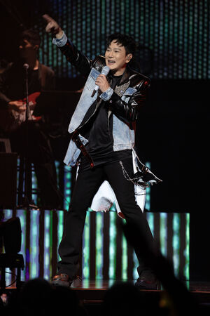 ▲▼張信哲赴加拿大開唱。（圖／潮水音樂提供）