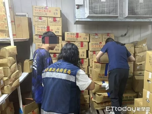 ▲屏東縣衛生局追查嘉里大榮物流車貨品流向。（圖／屏東縣政府提供）