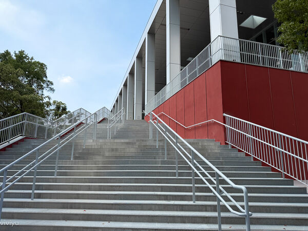 ▲▼林口網美咖啡廳「WALK IN林口檔案館店」坐擁國家檔案館美景，品味質感甜點的藝文新地標。（圖／部落客VIVIYU提供）