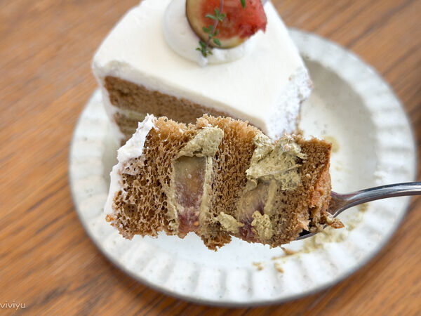 ▲▼林口網美咖啡廳「WALK IN林口檔案館店」坐擁國家檔案館美景，品味質感甜點的藝文新地標。（圖／部落客VIVIYU提供）