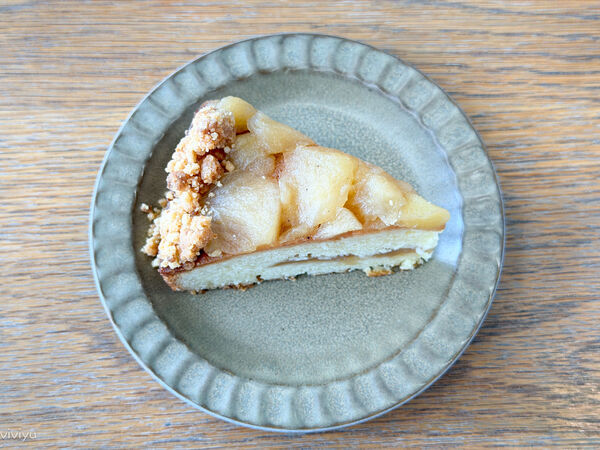 ▲▼林口網美咖啡廳「WALK IN林口檔案館店」坐擁國家檔案館美景，品味質感甜點的藝文新地標。（圖／部落客VIVIYU提供）