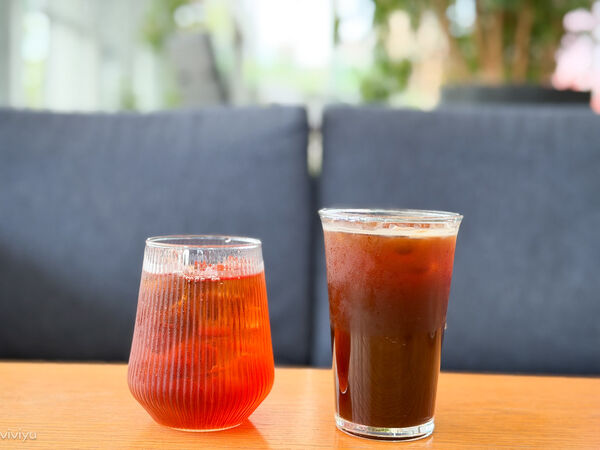 ▲▼林口網美咖啡廳「WALK IN林口檔案館店」坐擁國家檔案館美景，品味質感甜點的藝文新地標。（圖／部落客VIVIYU提供）