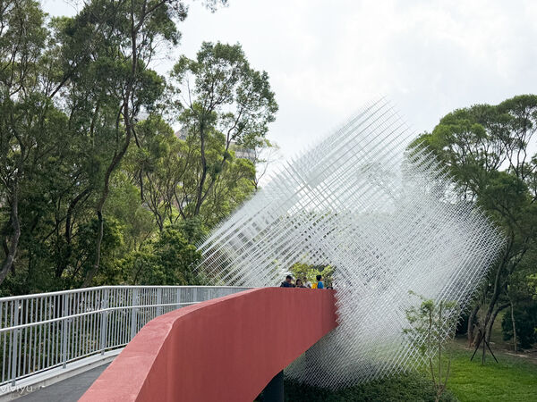 ▲▼林口網美咖啡廳「WALK IN林口檔案館店」坐擁國家檔案館美景，品味質感甜點的藝文新地標。（圖／部落客VIVIYU提供）