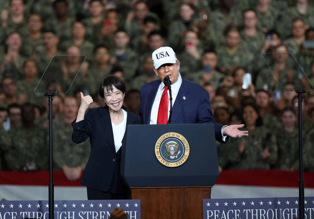 川普登美軍航母演說 高喊「若打仗就一定要贏」