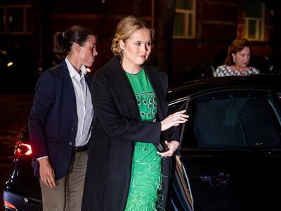 荷蘭公主穿阿嬤古董衣曝簡樸性格　傳承三代亮麗如昔