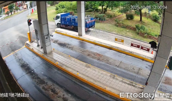 ▲屏東縣環保局查獲不肖業者強行闖入屏東縣焚化廠偷倒廚餘。（圖／屏東縣環保局提供）