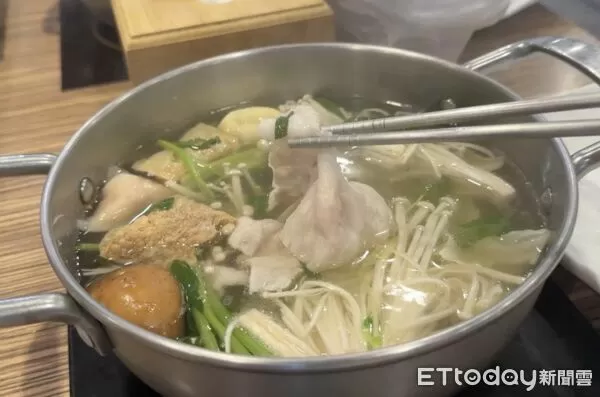 ▲業者腦筋動得快，改賣高級進口豬肉撐場面。（圖／記者游瓊華翻攝）