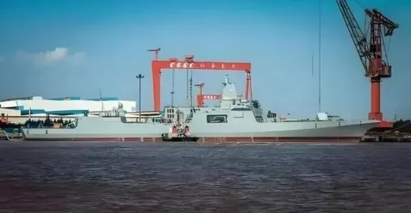 ▲▼第二批次打造的最後一艘055型萬噸驅逐艦，被拍攝已正式下水。（圖／翻攝自大陸網站）