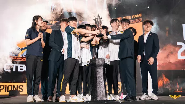 ▲中信飛牡蠣電競戰隊（CFO）於太平洋職業聯賽（LCP）賽季決賽中，以3:0擊敗越南強敵TSW，奪下年度冠軍。（圖／中信育樂提供）