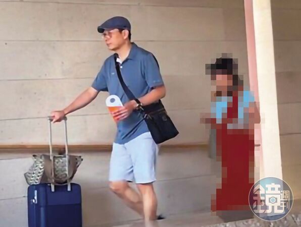 許育健頻繁偷吃，與不同女子入住溫泉旅館。（讀者提供）