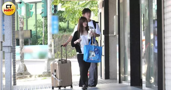 換換愛1／情斷大老之子郭方儒　邱偲琹搬家「熱戀韓國歐爸」