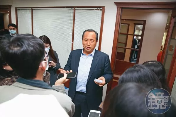 國票證券人旺派獨董提出霸凌解任案後，陳冠如親上火線開記者會。