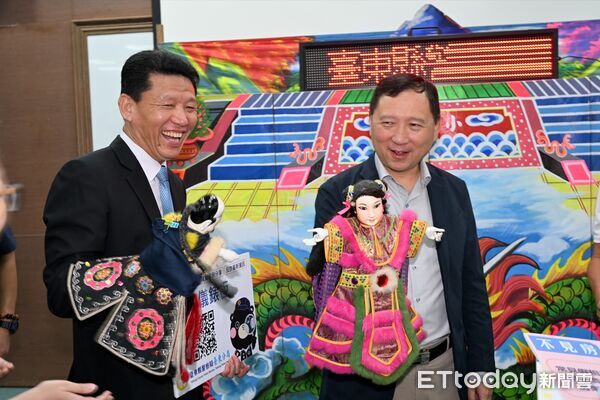 ▲台東縣警局邀傳統布袋戲團共同阻詐。（圖／記者楊晨東翻攝）