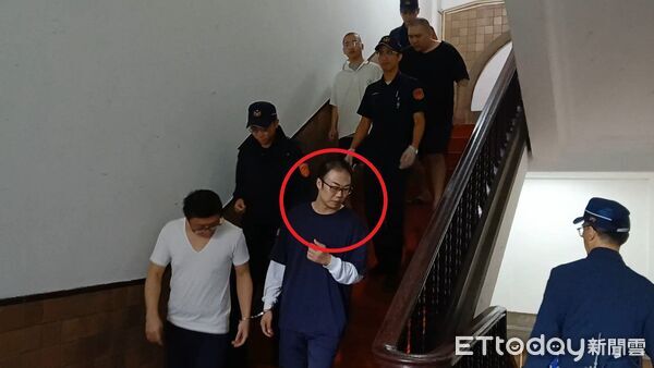 ▲▼買凶殺前妻的桃園男子王咏杰（紅圈者），黑幫份子王繹駩。（圖／記者吳銘峯攝）