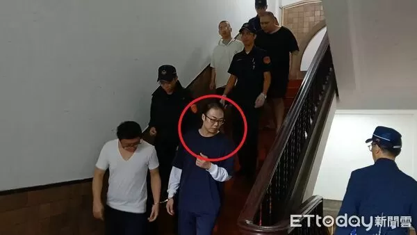 ▲▼買凶殺前妻的桃園男子王咏杰（紅圈者），黑幫份子王繹駩。（圖／記者吳銘峯攝）