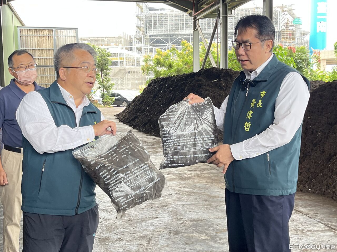 黃偉哲視察廚餘高速發酵廠 確保廚餘去化穩定無虞