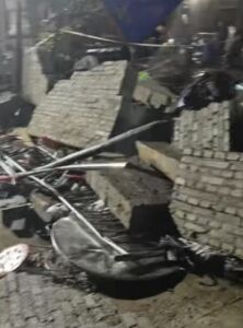 陸葬禮辦一半「牆塌了」　6名賓客當場遭壓死