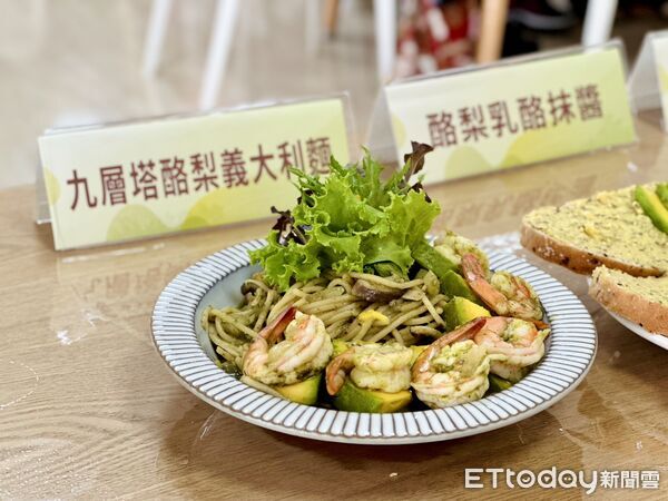 ▲▼   食農教育進家庭　中埔農會串聯產銷班&times;家政班，酪梨從果園上餐桌　媽媽學堂、親子小旅行接力登場  。（圖／中埔鄉農會提供）