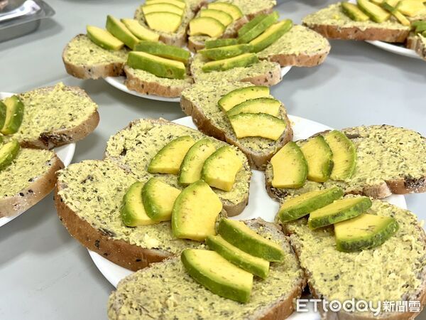 ▲▼   食農教育進家庭　中埔農會串聯產銷班&times;家政班，酪梨從果園上餐桌　媽媽學堂、親子小旅行接力登場  。（圖／中埔鄉農會提供）