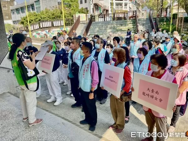 ▲台南市龍崎區公所今辦理地震防災桌上推演與實兵演練，模擬強震災情檢驗防災整備能量。（記者林東良翻攝，下同）