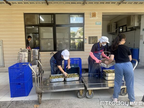 ▲台南市啟動「廚餘減量&times;在地食材」雙軌計畫，結合低碳校園標章推動減碳行動。（記者林東良翻攝，下同）