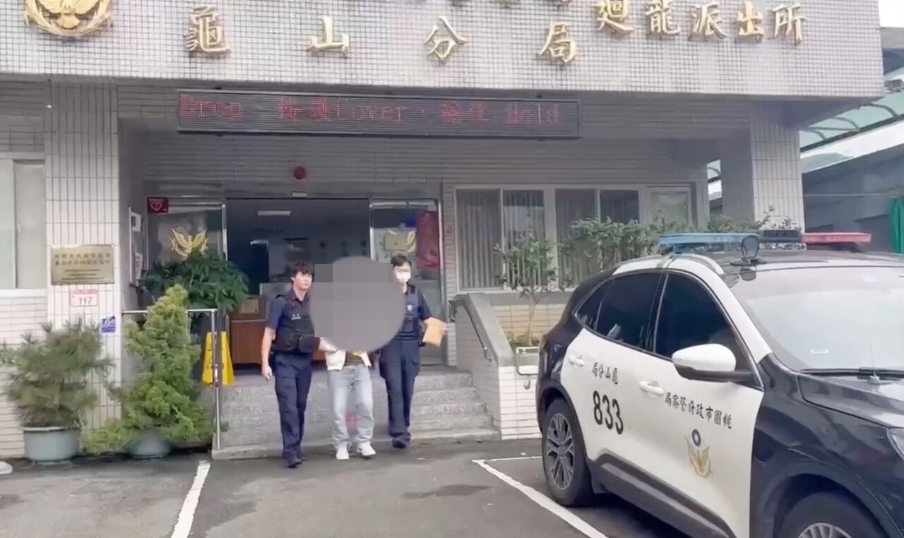 機車雙載見警急跳車!狂奔百米仍被逮 竟是失聯移工還被通緝