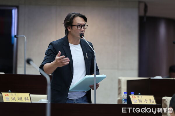 ▲南投縣議員關心貓羅溪淹水問題，縣府將增設滯洪池與固定式抽水站。（圖／簡千翔服務團隊提供）