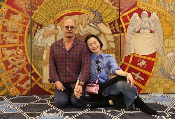 坣娜結束21年愛情長跑，才遇見她的先生薛智偉。（翻攝薛智偉坣娜猶台文化交流協會臉書）