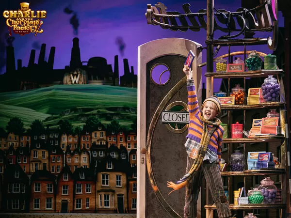 ▲由美國百老匯與倫敦西區原班團隊打造的《巧克力冒險工廠》音樂劇，即將於  12 月 17 日至 28 日台北流行音樂中心盛大開演。（圖／華文環球藝術娛樂提供）